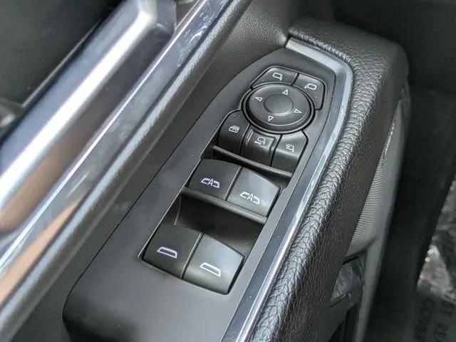 2024 GMC Sierra 2500HD 4WD Crew Cab Standard Bed Denali