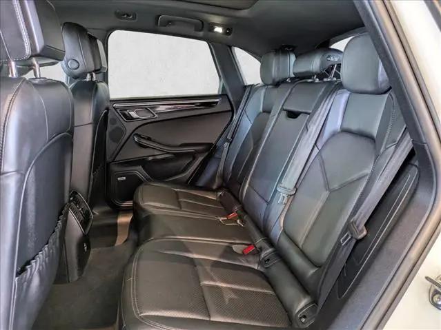 2021 Porsche Macan Macan