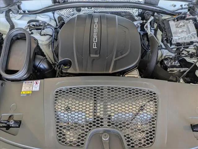 2021 Porsche Macan Macan