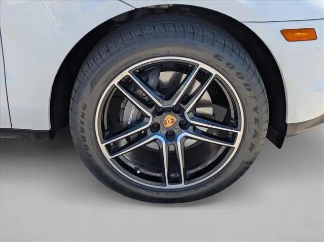 2021 Porsche Macan Macan
