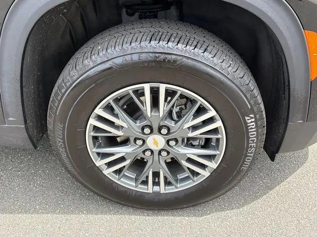 2025 Chevrolet Traverse AWD LT