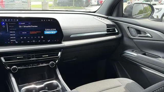 2025 Chevrolet Traverse AWD LT