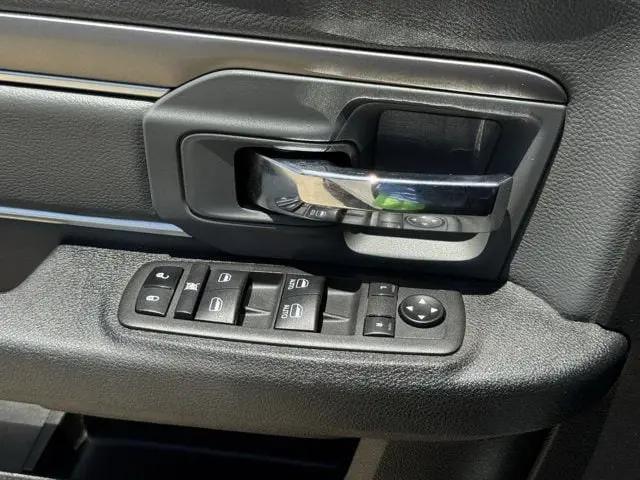 2022 Ram 1500 Classic SLT Crew Cab 4x4 5'7" Box