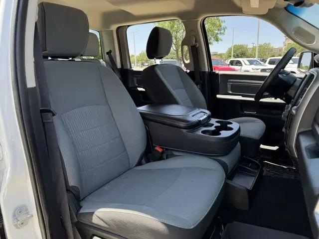 2022 Ram 1500 Classic SLT Crew Cab 4x4 5'7" Box