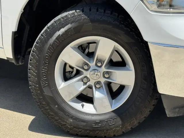 2022 Ram 1500 Classic SLT Crew Cab 4x4 5'7" Box