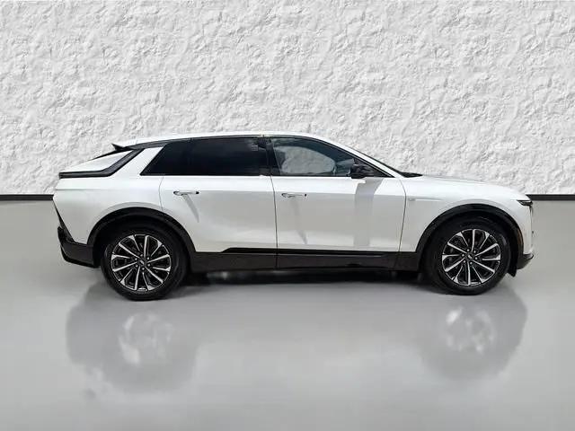 2024 Cadillac iQ Sport w/1SJ