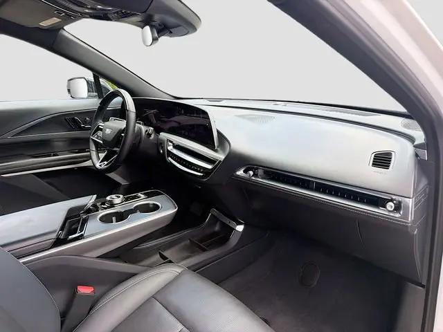 2024 Cadillac iQ Sport w/1SJ