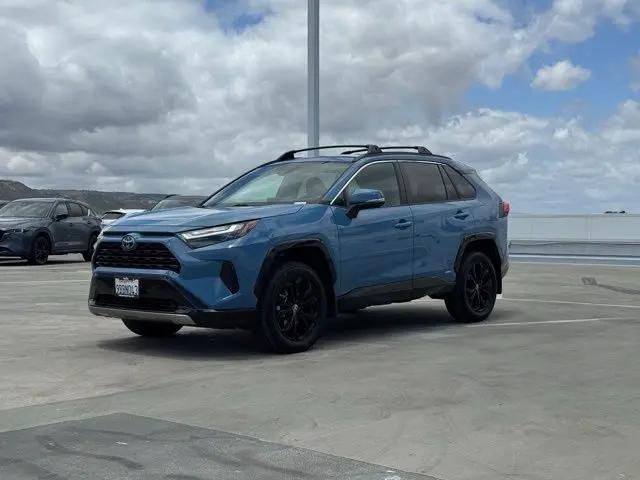 2022 Toyota RAV4 Hybrid SE