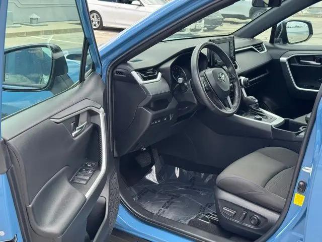 2022 Toyota RAV4 Hybrid SE
