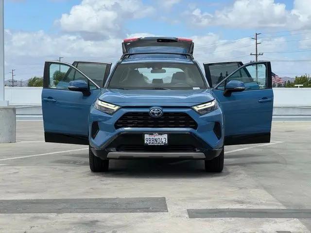 2022 Toyota RAV4 Hybrid SE