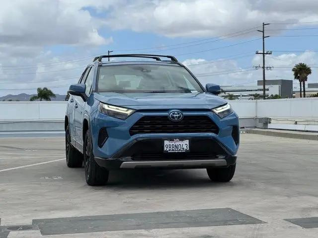 2022 Toyota RAV4 Hybrid SE
