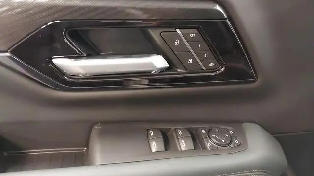 2026 GMC Yukon 4WD AT4