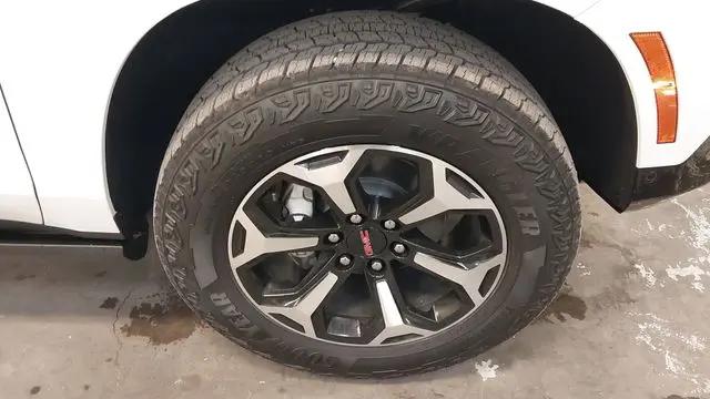 2026 GMC Yukon 4WD AT4