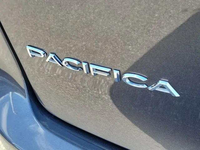 2021 Chrysler Pacifica Touring