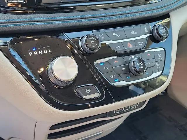 2021 Chrysler Pacifica Touring