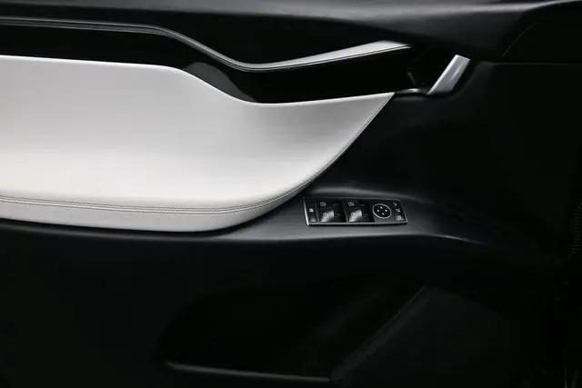 2019 Tesla Model X Standard Range