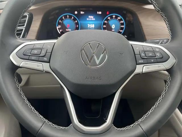 2026 Volkswagen Atlas SE with Technology