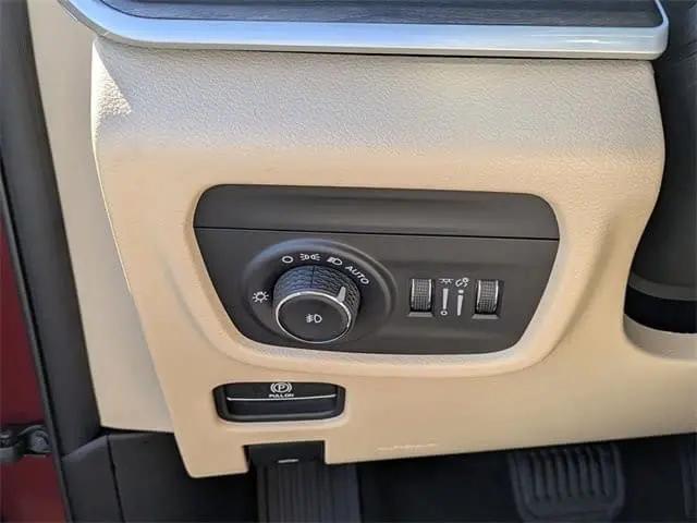 2025 Jeep Grand Cherokee Limited 4x2