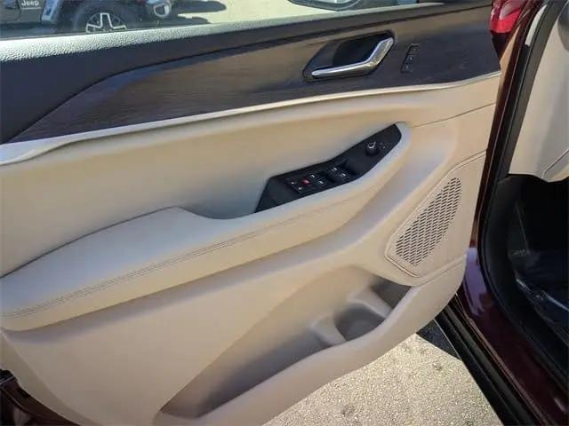 2025 Jeep Grand Cherokee Limited 4x2