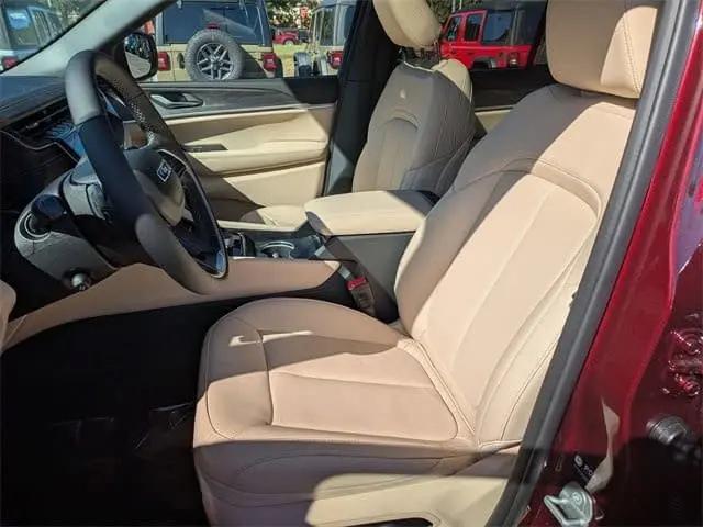 2025 Jeep Grand Cherokee Limited 4x2