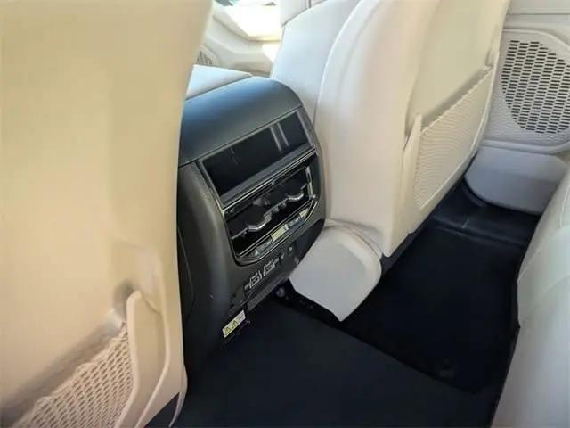2025 Jeep Grand Cherokee Limited 4x2