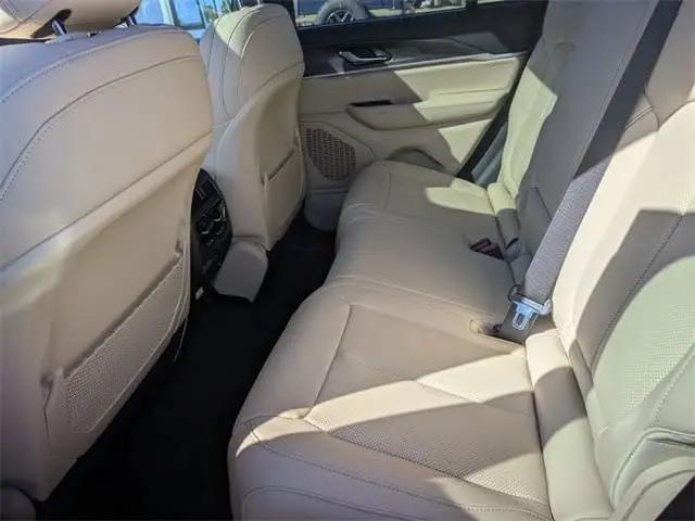 2025 Jeep Grand Cherokee Limited 4x2