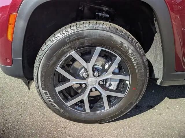 2025 Jeep Grand Cherokee Limited 4x2