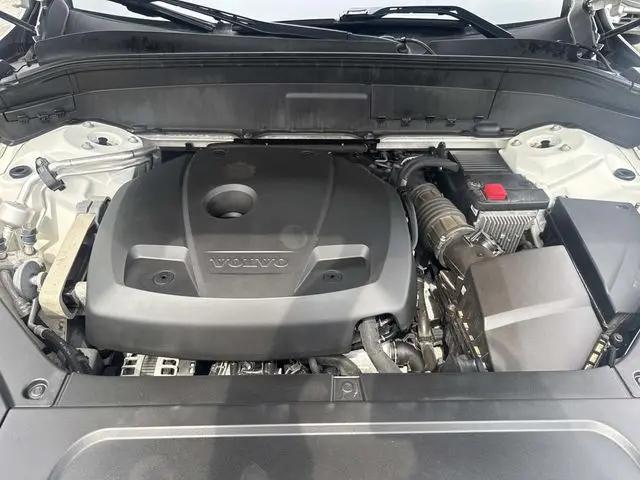 2020 Volvo XC90 T6 Momentum 7 Passenger