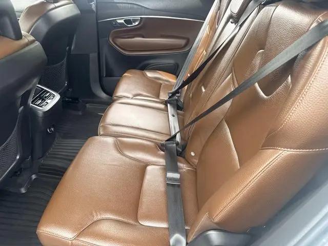 2020 Volvo XC90 T6 Momentum 7 Passenger