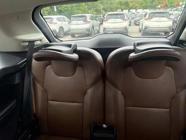 2020 Volvo XC90 T6 Momentum 7 Passenger