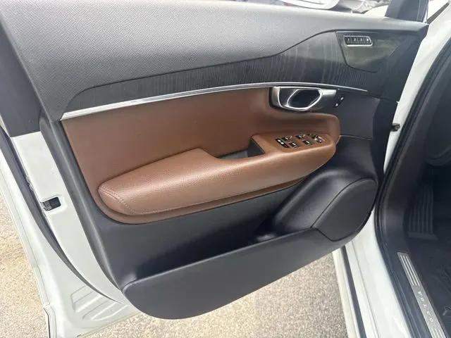 2020 Volvo XC90 T6 Momentum 7 Passenger