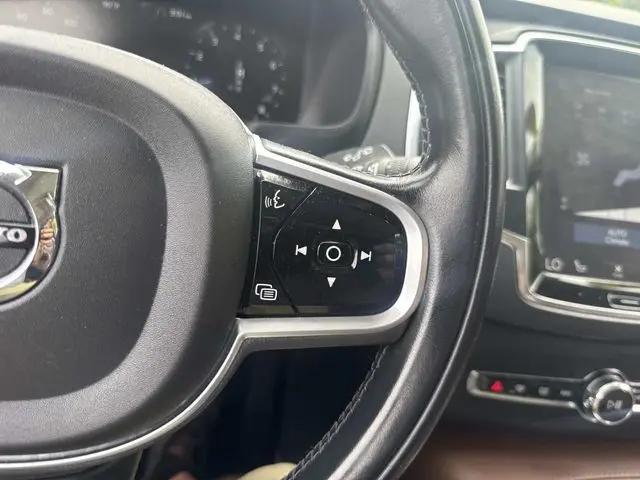 2020 Volvo XC90 T6 Momentum 7 Passenger
