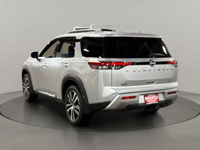 2025 Nissan Pathfinder Platinum FWD