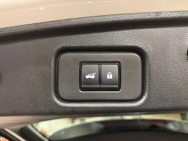 2025 Nissan Pathfinder Platinum FWD