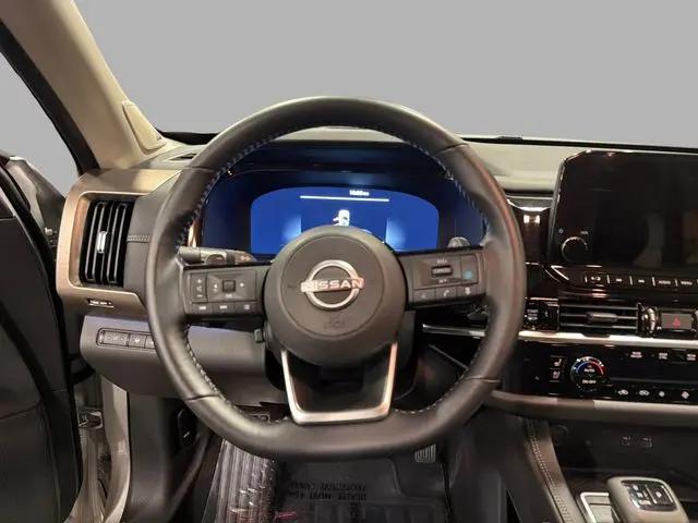 2025 Nissan Pathfinder Platinum FWD