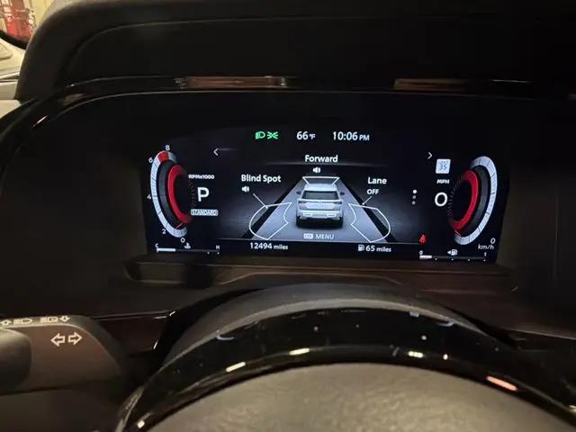 2025 Nissan Pathfinder Platinum FWD