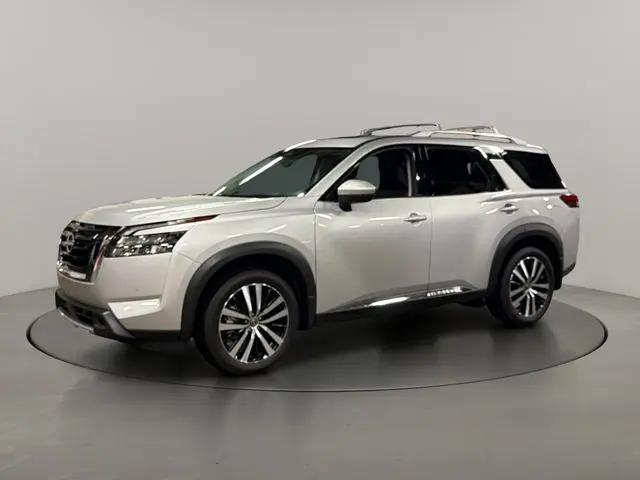 2025 Nissan Pathfinder Platinum FWD