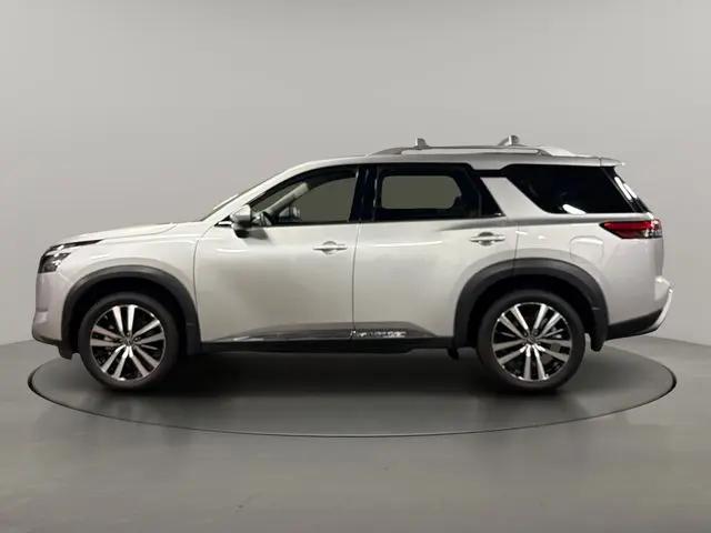 2025 Nissan Pathfinder Platinum FWD