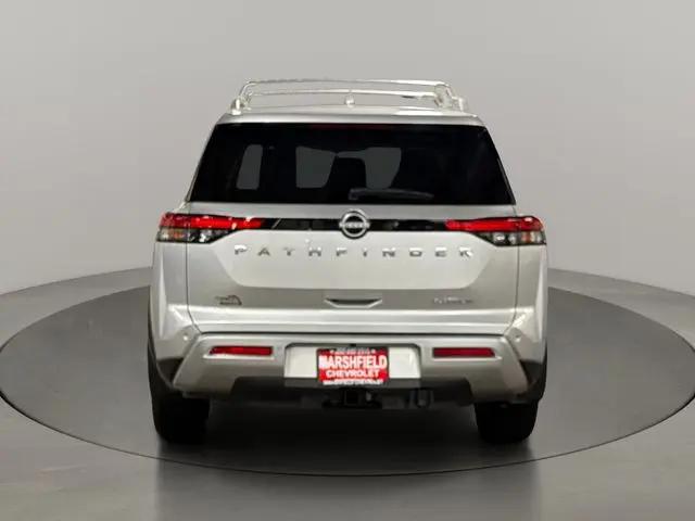 2025 Nissan Pathfinder Platinum FWD