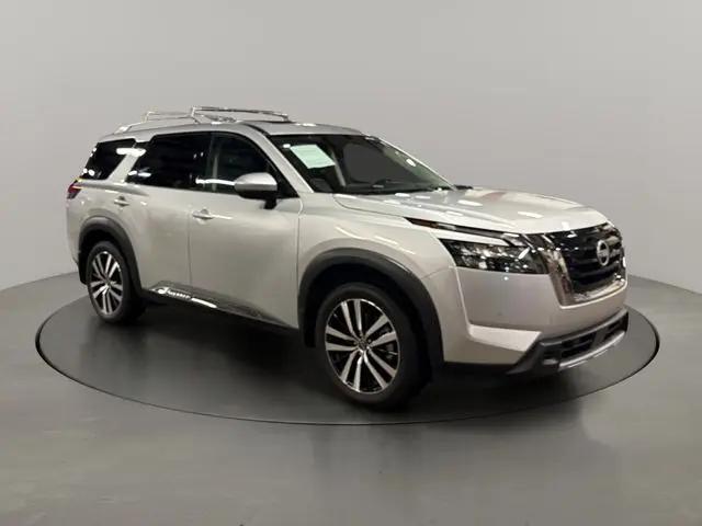 2025 Nissan Pathfinder Platinum FWD