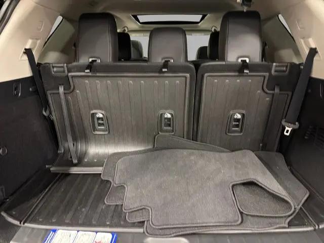 2025 Nissan Pathfinder Platinum FWD