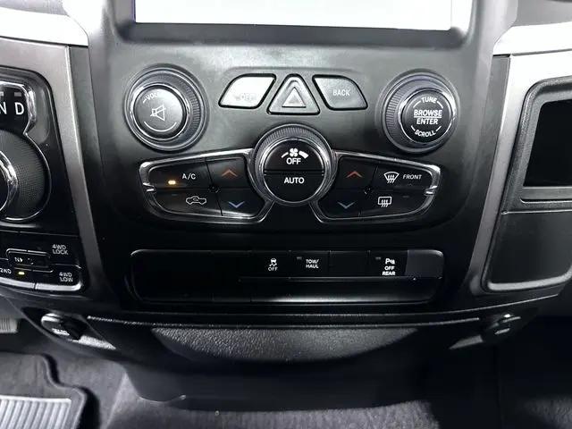 2024 Ram 1500 Classic Warlock Quad Cab 4x4 6'4" Box