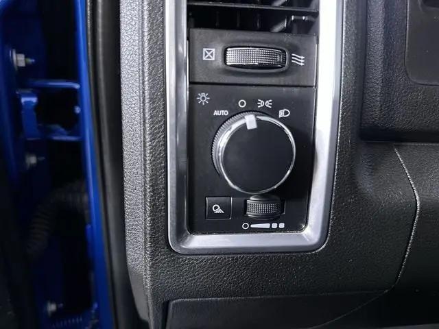 2024 Ram 1500 Classic Warlock Quad Cab 4x4 6'4" Box