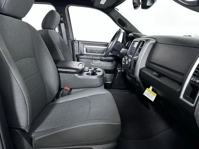 2024 Ram 1500 Classic Warlock Quad Cab 4x4 6'4" Box