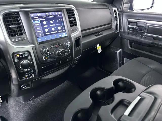 2024 Ram 1500 Classic Warlock Quad Cab 4x4 6'4" Box