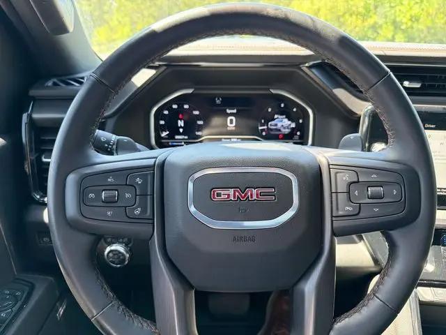 2024 GMC Sierra 1500 4WD Crew Cab Short Box AT4