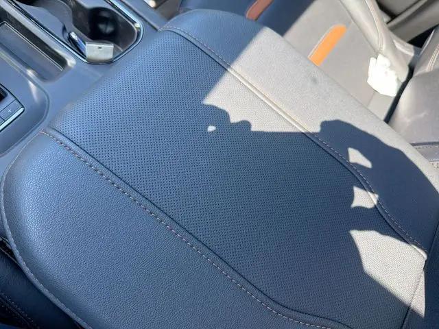 2024 GMC Sierra 1500 4WD Crew Cab Short Box AT4