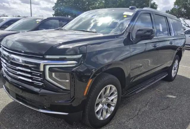 2025 Chevrolet Suburban 4WD Premier