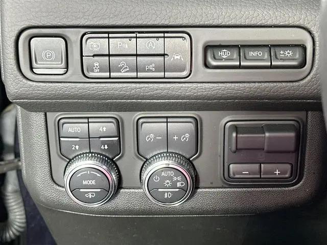 2023 GMC Yukon 4WD Denali