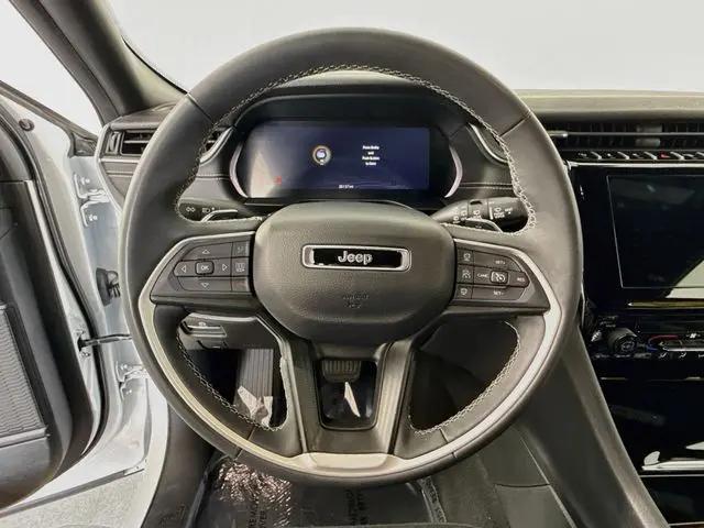2024 Jeep Grand Cherokee L Laredo 4x4